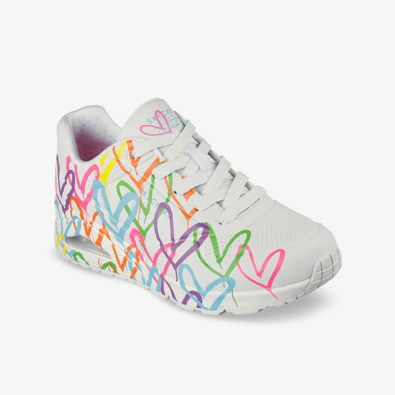 Moderner Sportschuh mit farbenfrohem Herzmuster, leichter Bauweise und bequemer Passform für hohen Tragekomfort