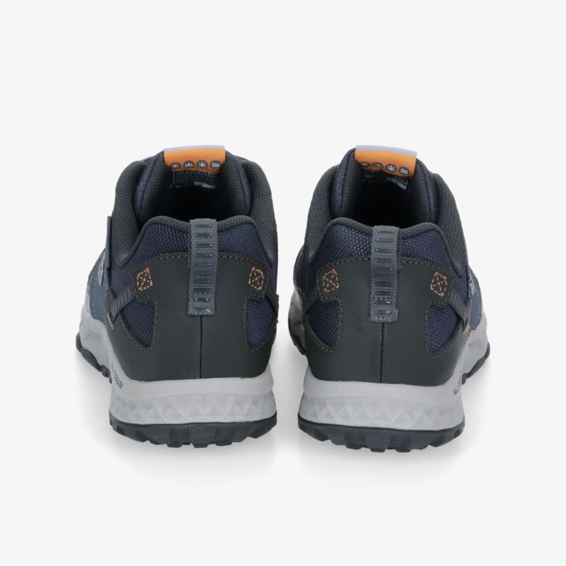 Robuste Outdoor-Schuhe in navy mit langlebiger Sohle und komfortablem Fußbett für vielseitigen Einsatz.