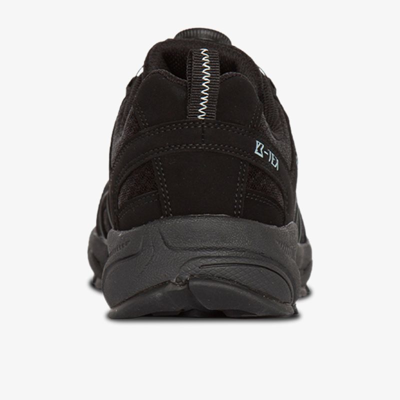 Schwarzer Schuh mit robuster Sohle und komfortabler Polsterung, ideal für Outdoor-Aktivitäten