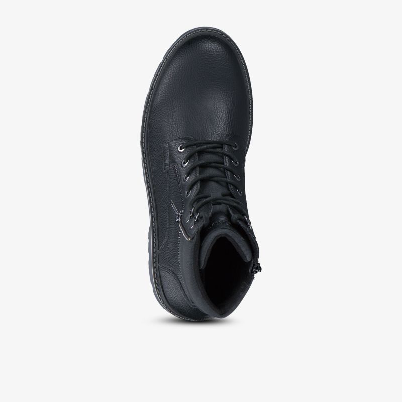 Eleganter schwarzer Stiefel mit robustem Design und bequemer Passform aus der Vogelperspektive