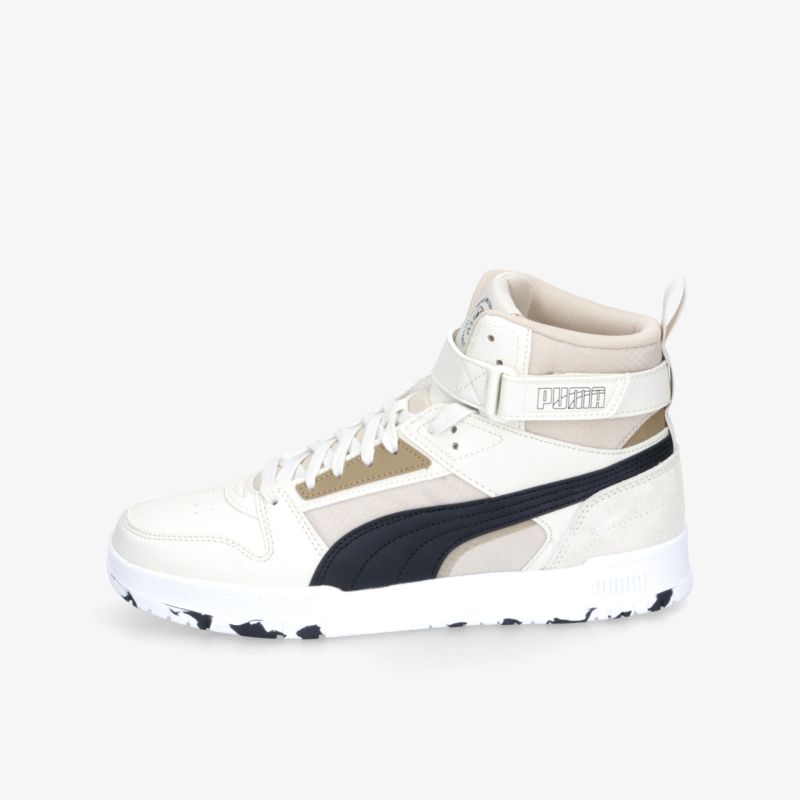 Beiger und weißer hoch geschnittener Sneaker mit sportlichem Design und robuster, komfortabler Sohle seitlich abgebildet