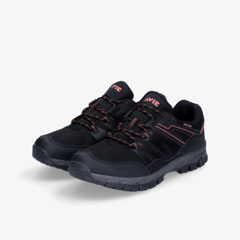 Robuste schwarze Outdoor-Schuhe mit oranges Akzenten, ideal für vielseitige Einsätze und sportlichen Komfort.