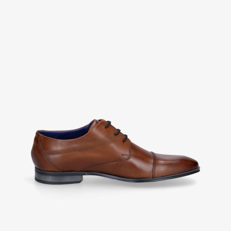 Elegante braune Lederschnürschuhe mit klassischem Design und bequemer Passform für stilvolle Anlässe.