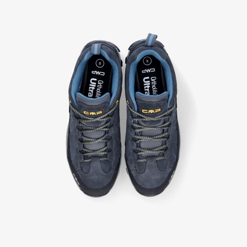 Bequeme blaue Schuhe mit robuster Schnürung und stylischem Design für Outdoor-Abenteuer.