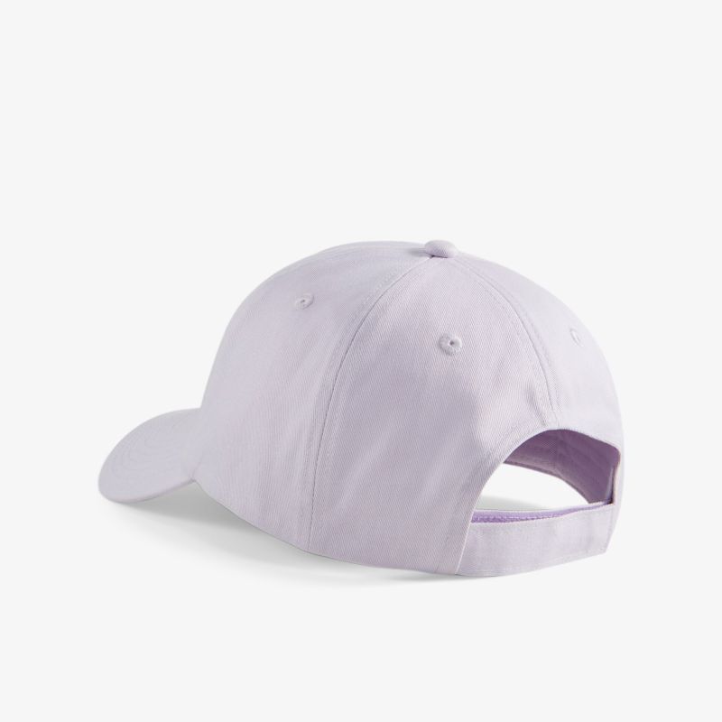 Lila Baseballkappe mit verstellbarem Rückenverschluss, ideal für einen modischen und bequemen Look.