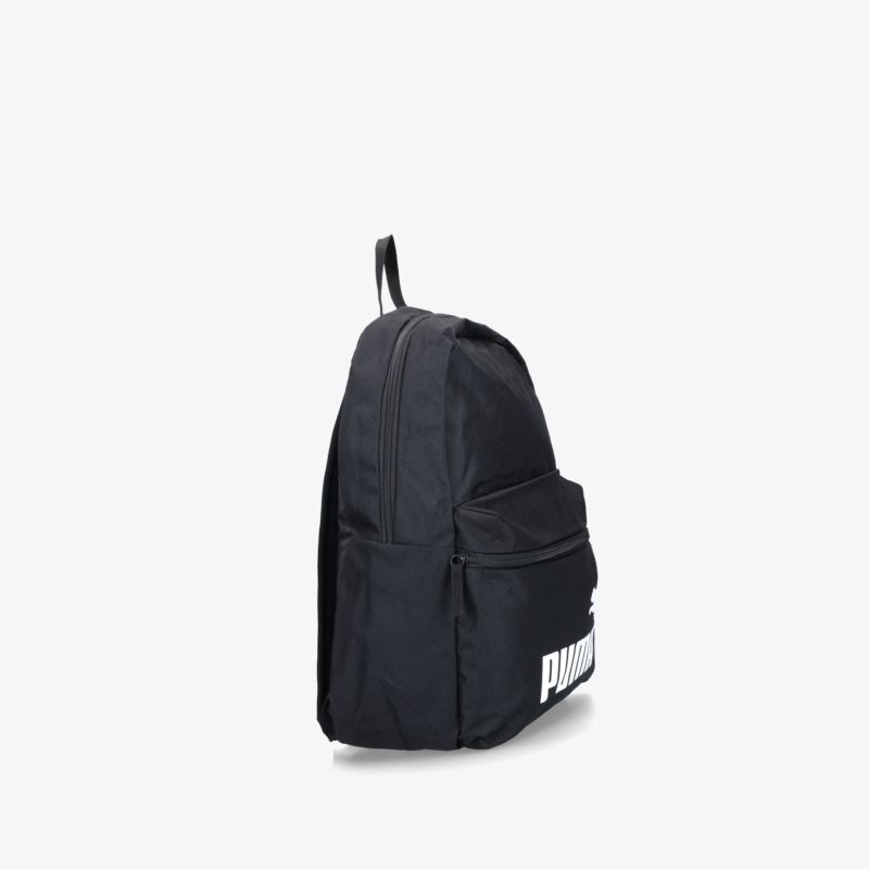 Schwarzer Rucksack mit gepolsterten Riemen und Fronttasche, ideal für Alltag und Reisen.