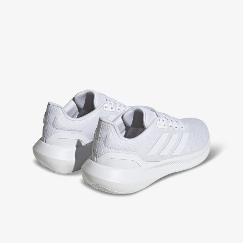 Sneaker in frischem Weiß mit sportlichem Design und bequemem Tragegefühl