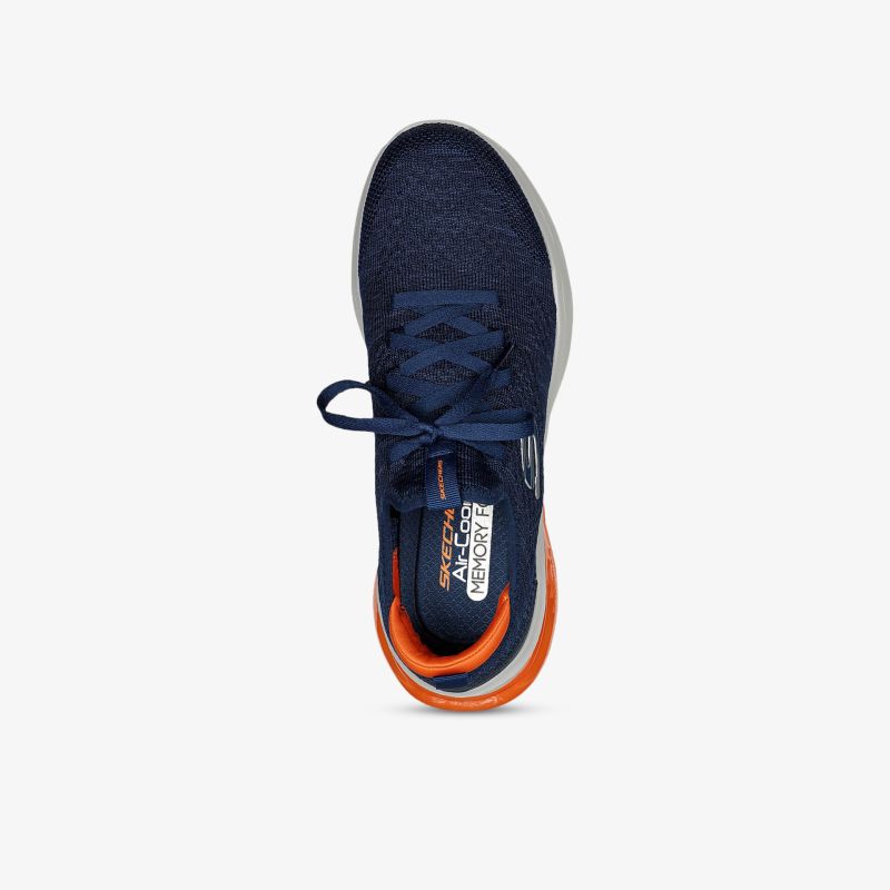 Sportlicher blauer Sneaker mit atmungsaktivem Obermaterial, bequemer Passform und flexibler Sohle, Draufsicht
