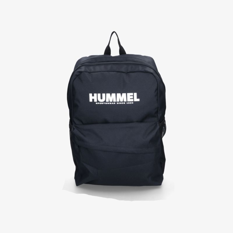 Schwarzer Hummel Rucksack mit großem Stauraum und mehreren Fächern, robuste und sportliche Frontansicht