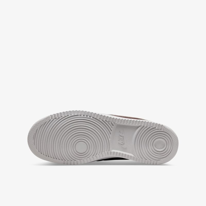 Langlebige Schuhsohle mit bemerkenswerter Stabilität und hervorragendem Grip für optimalen Tragekomfort.