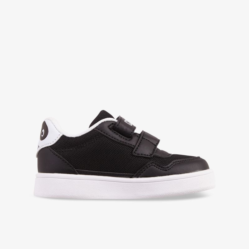 Schwarzer Sneaker mit weißer Sohle und Klettverschluss, ideal für komfortable und stilvolle Alltagsaktivitäten.