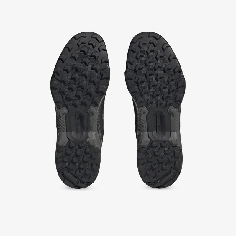 Langlebige Schuhe mit rutschfester Profilsohle für optimalen Halt in jedem Gelände.