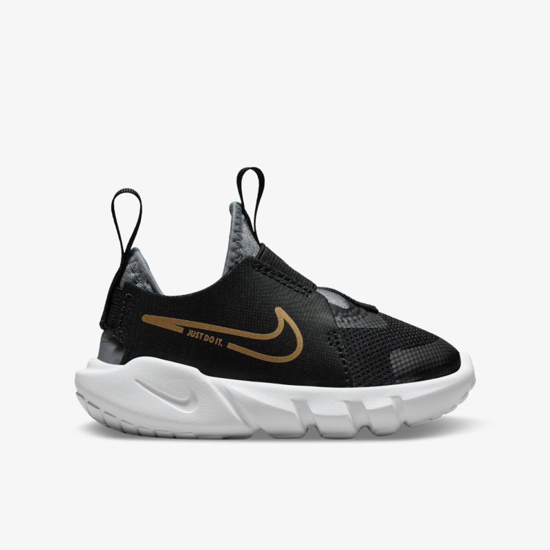 Moderner, leichter Sneaker in Schwarz mit goldenen Akzenten und robuster weißer Sohle für sportlichen Look.