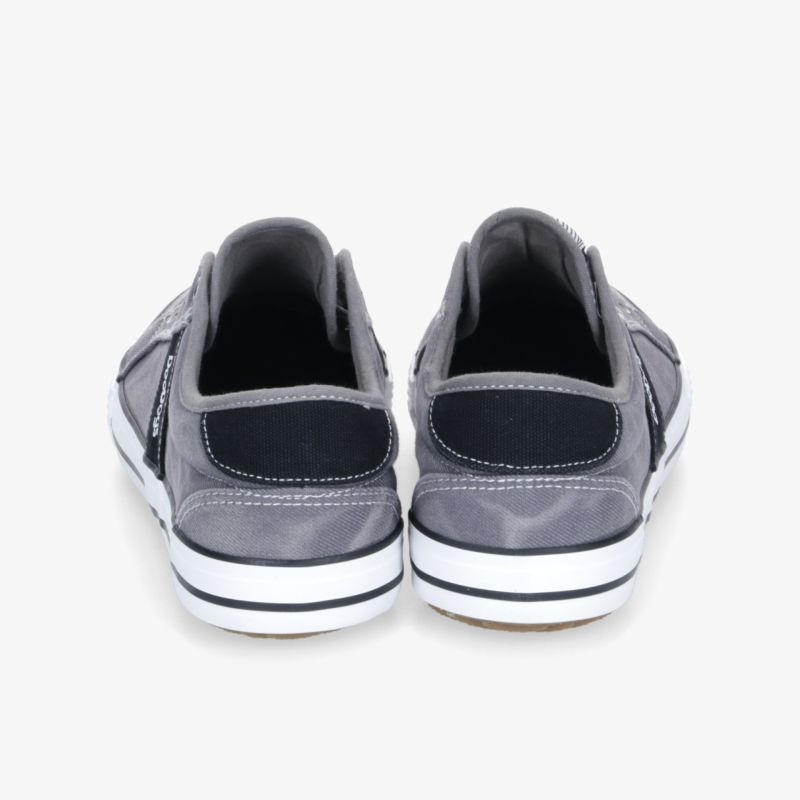 Graue Slip-On Schuhe von hinten mit gepolsterter Ferse und rutschfester weiß-schwarzer Sohle