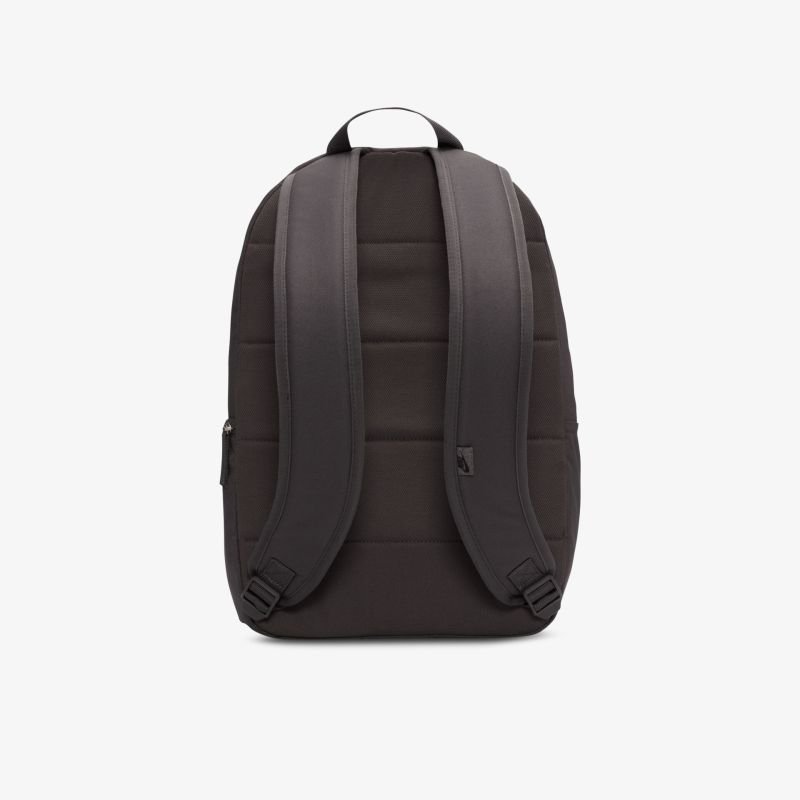 Schwarzer Rucksack mit gepolsterten Trägern, ideal für Komfort und stilvolle Aufbewahrung.