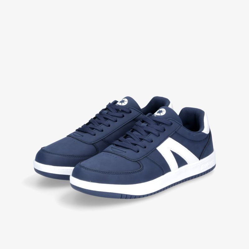Blaue Sneaker mit weißem Akzent und sportlichem Design, ideal für vielseitige Outdoor-Aktivitäten.