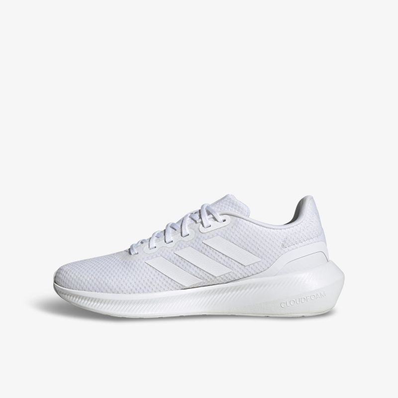 Moderner weißer Sneaker mit flexibler Sohle und atmungsaktivem Obermaterial für optimalen Komfort.