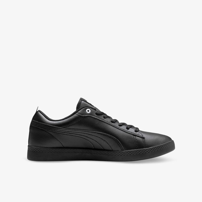Stilvolle schwarze Ledersneaker mit schlichtem Design und bequemer Passform für vielseitige Looks.