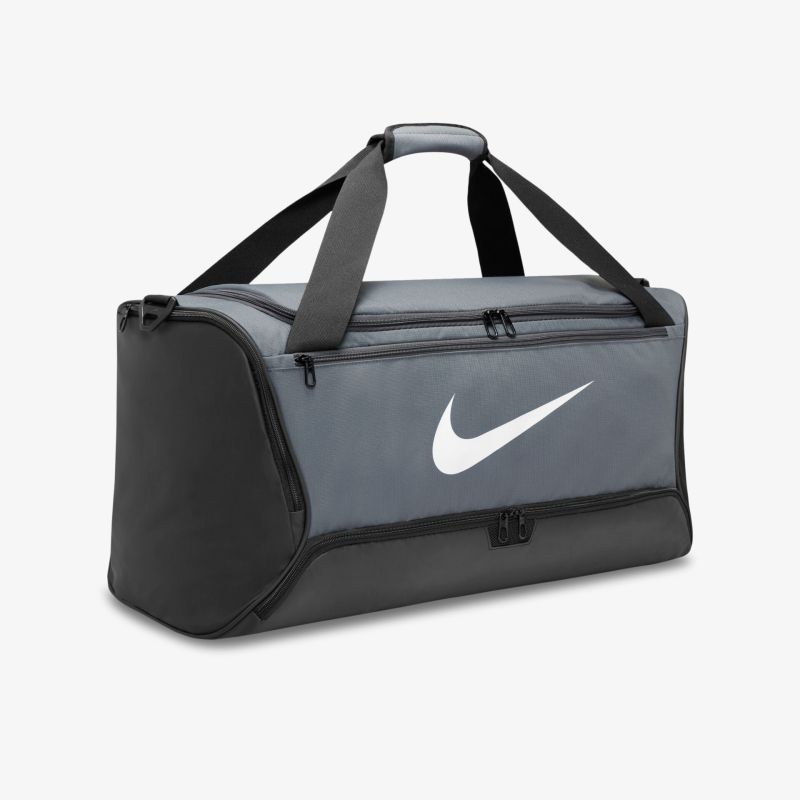 Robuste und stilvolle Sporttasche von Nike mit großem Fassungsvermögen, ideal für Fitness und Training.