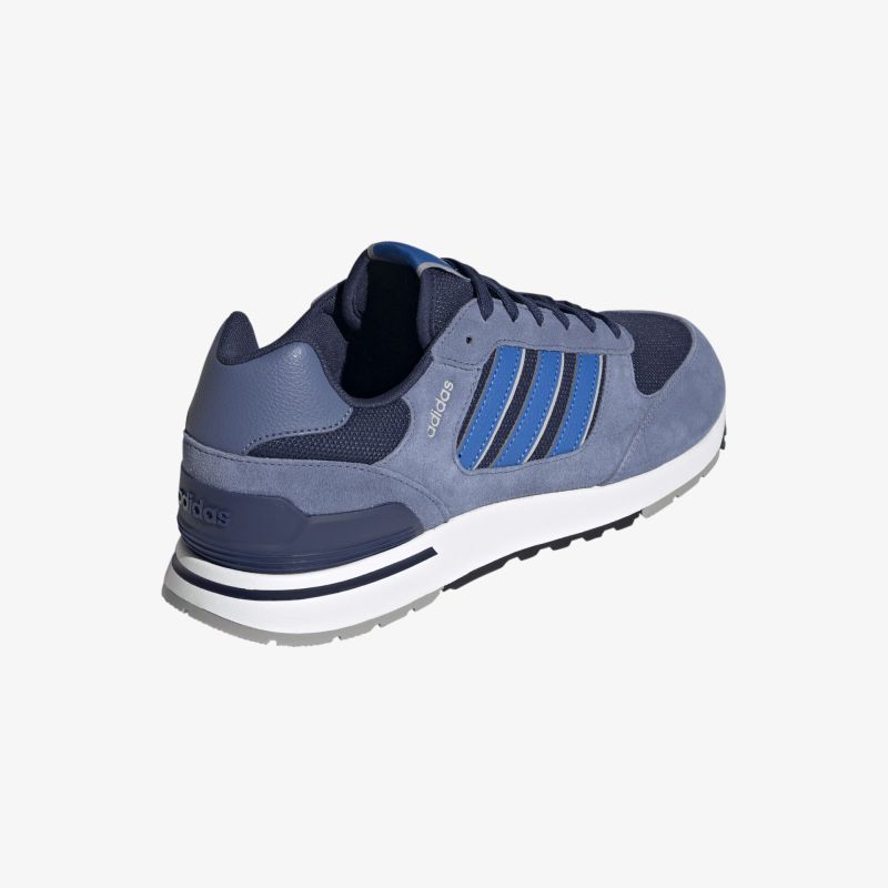Sportlicher blauer Schuh mit modernem Design und rutschfester Sohle