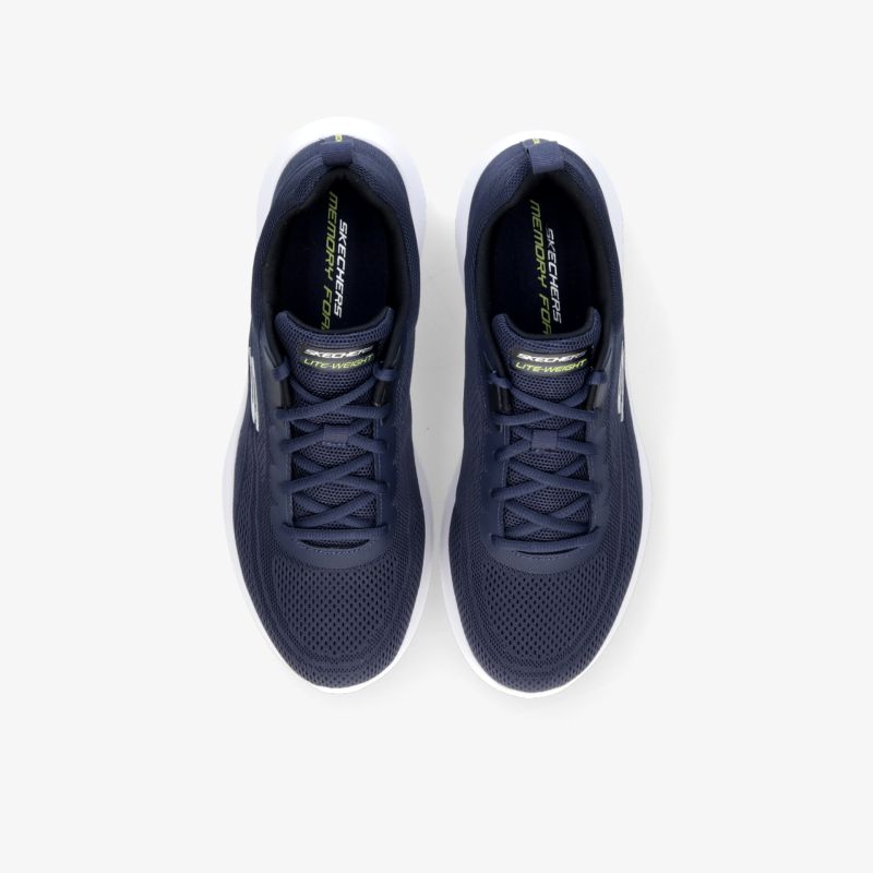 Leichte, atmungsaktive Sneaker mit bequemer Passform in sportlichem Design von oben fotografiert