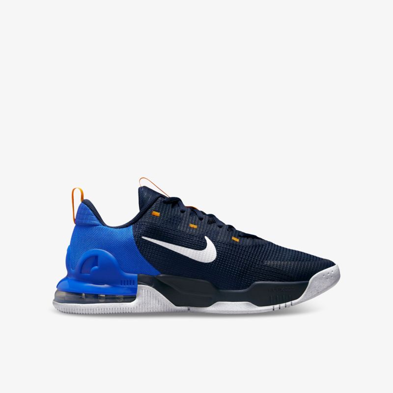 Moderner sportlicher Schuh in Dunkelblau mit markantem Designdetail und bequemer Passform.