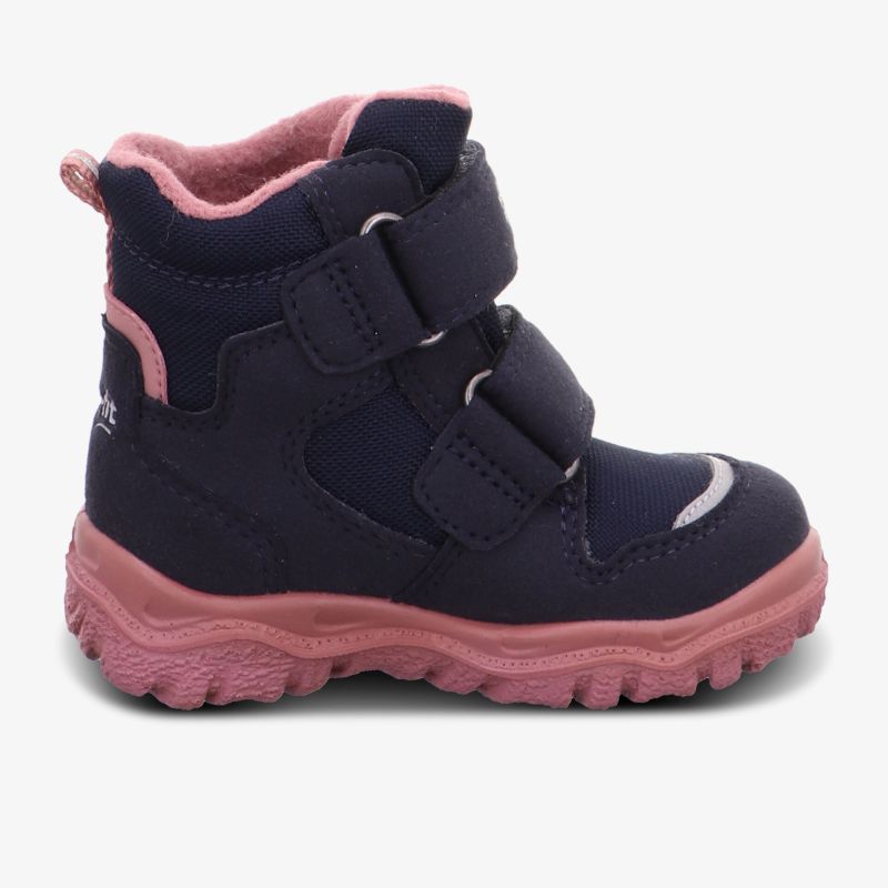 Hochwertiger, komfortabler Winterstiefel mit robuster Sohle und Klettverschluss für besten Halt und Isolierung.