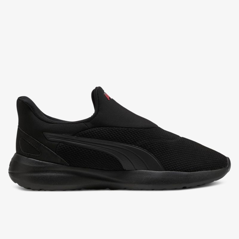 Schwarzer moderner Sportschuh mit seitlicher Ansicht, komfortabel und leicht, rutschfeste Sohle