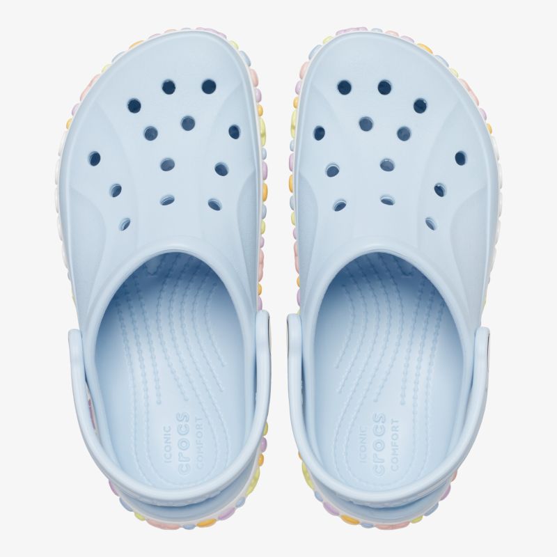 Leichte blaue Sandalen mit atmungsaktivem Design und rutschfesten Sohlen für vielseitigen Einsatz.