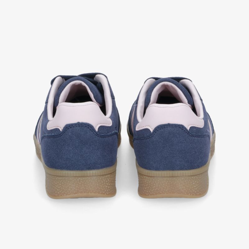 Robuste blaue Schuhe mit gepolstertem Kragen und praktischer beige Sohle, Rückansicht eines stabilen, komfortablen Schuhs