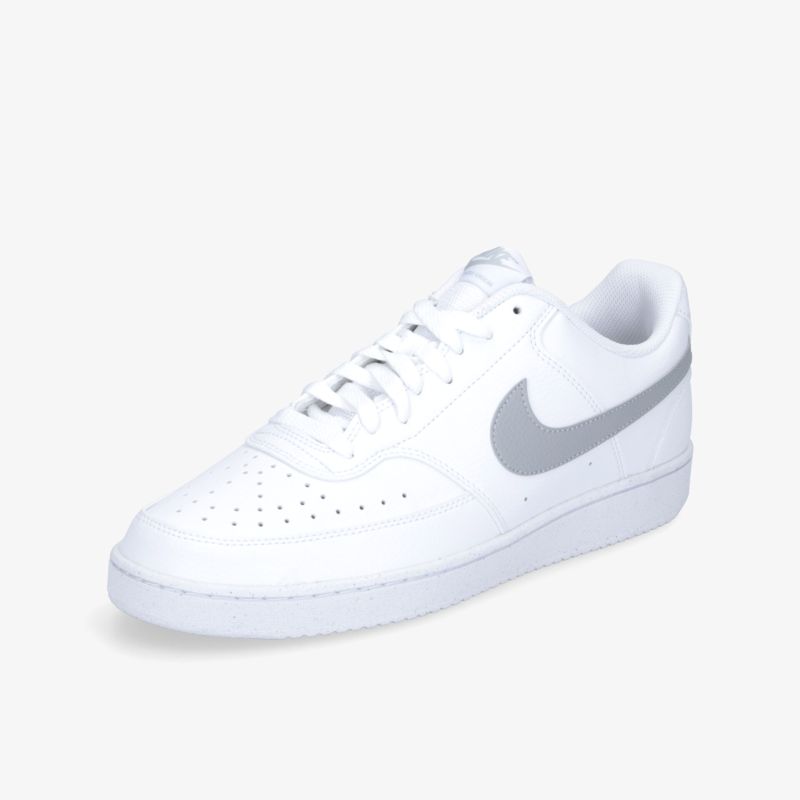 Moderner weißer Sneaker mit dezentem Grauton, ideal für komfortable und stilvolle Alltagserlebnisse.