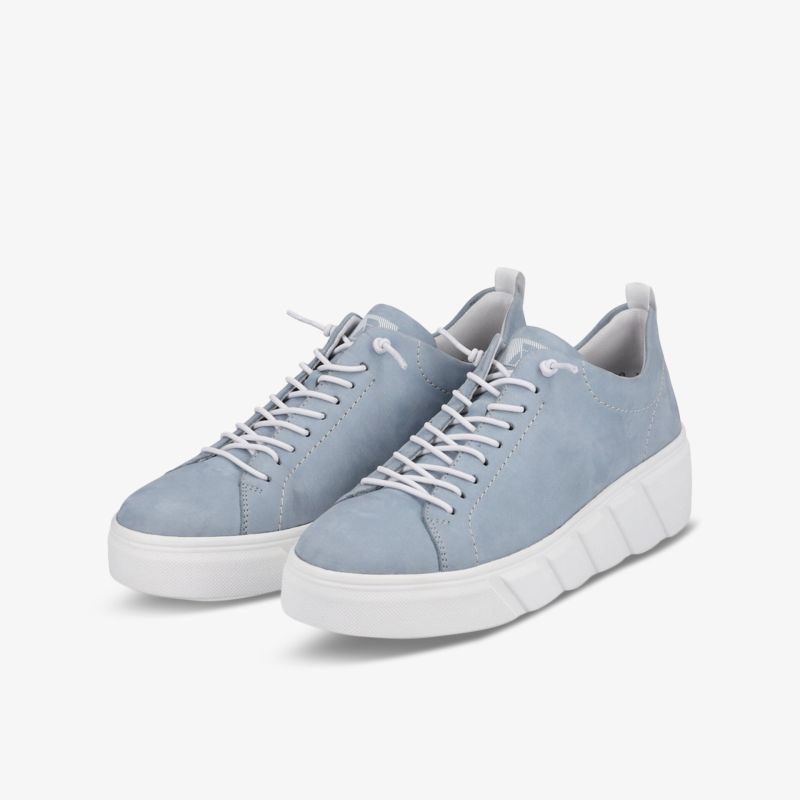 Blaue Sneaker mit weißer Sohle und Schnürsenkeln, ideal für stilbewusste Alltagsträger.