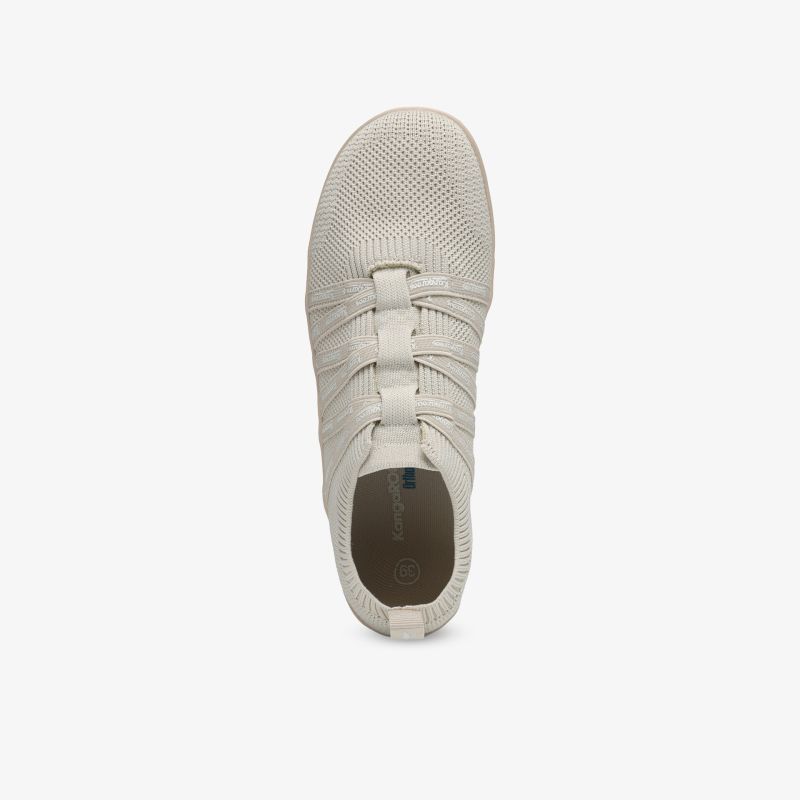 Leichter, atmungsaktiver Sportschuh in heller beige Farbe mit flexibler Passform und bequemer Innensohle
