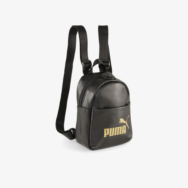 Kleiner schwarzer Rucksack mit goldfarbenem Puma Logo, glänzendem Material und verstellbaren Schultergurten, moderne Frontansicht