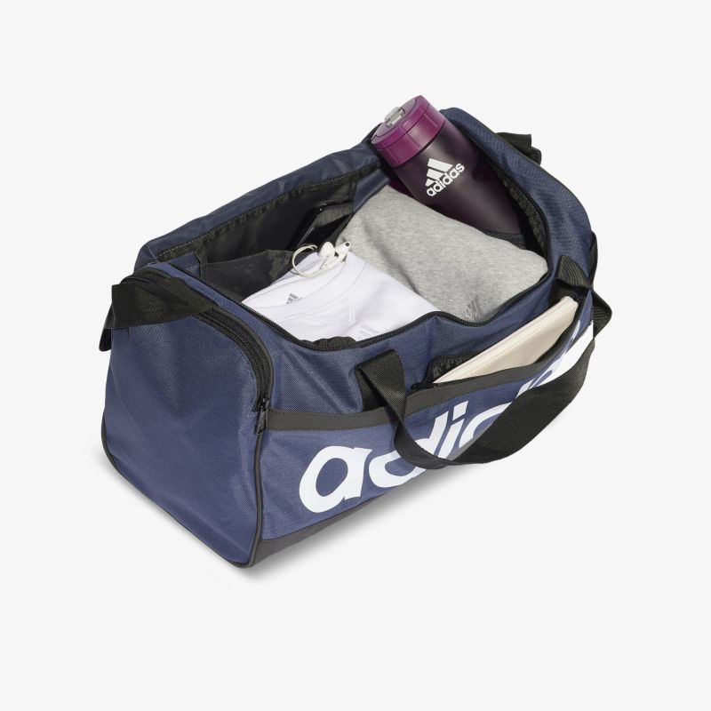 Funktionale Sporttasche in Blau mit verschiedenen Fächern für optimale Organisation und einfachen Transport