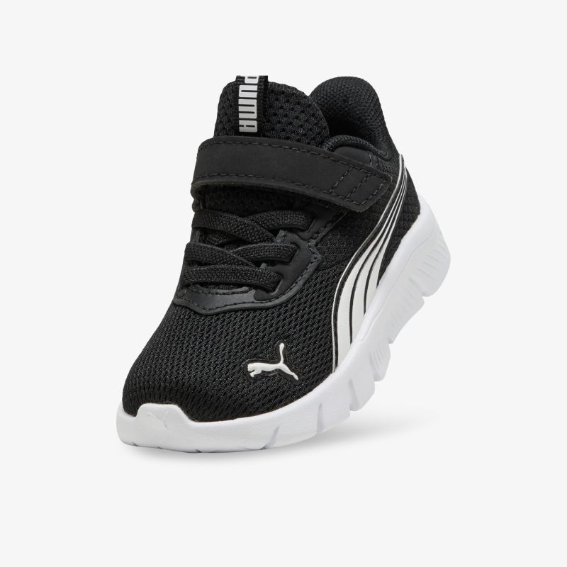 Schwarzer Sneaker mit weißer Sohle, atmungsaktives Material, rutschfeste Sohle, komfortable Passform