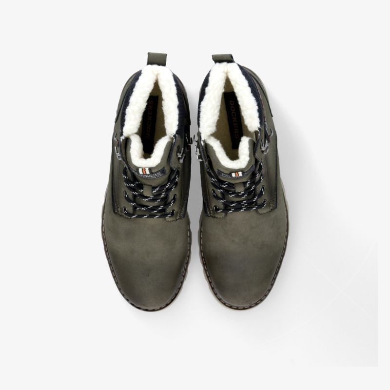 Warme Stiefel mit Fellfutter und rutschfester Sohle, perfekt für kalte Tage und stilvolle Outdoor-Aktivitäten.