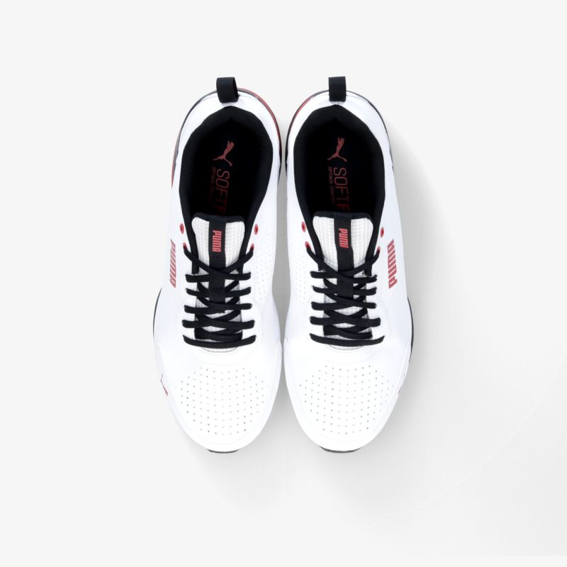 Weiße Sportschuhe mit schwarzer Schnürung und rotem Akzent für stilvolles Auftreten und bequemen Tragekomfort.