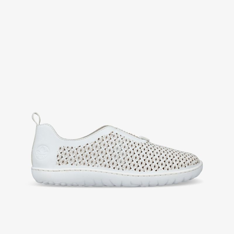 Seitlich abgebildeter leichter, atmungsaktiver Schuh mit perforiertem Obermaterial und flexibler, rutschfester Sohle