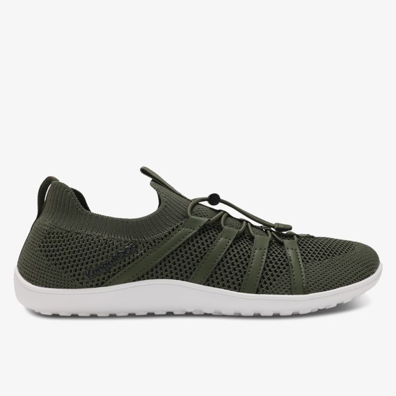 Leichter, atmungsaktiver Schuh seitlich mit flexibler Sohle und schnellem Einstieg in modernem Design