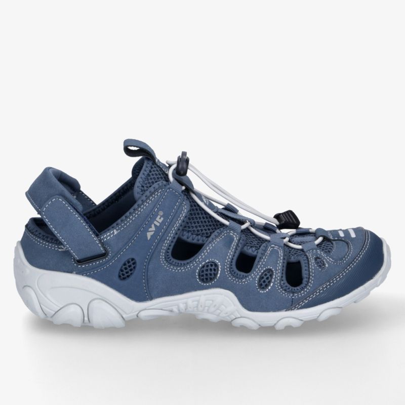 Leichte, flexible blaue Outdoor-Sandale mit atmungsaktivem Material und rutschfester Sohle, seitliche Ansicht