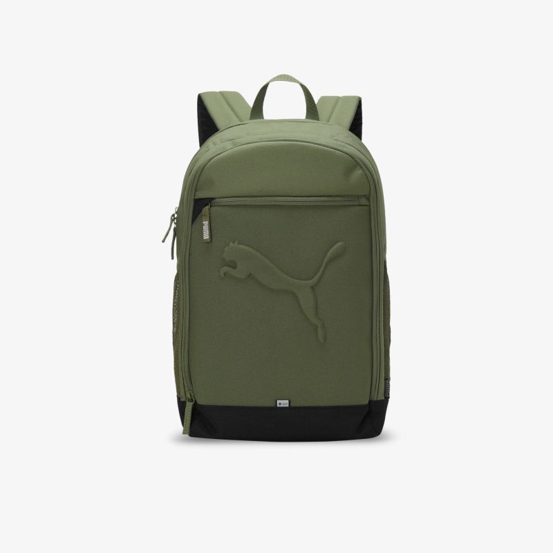 Olivgrüner Rucksack mit mehreren Fächern, robustem Material und gepolsterten Schultergurten, Frontansicht