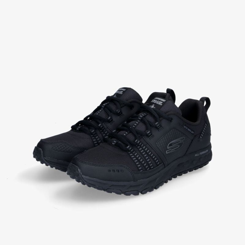 Stilvoller schwarzer Sneaker mit optimalem Tragekomfort und sportlichem Design, perfekt für Alltag und Freizeit.