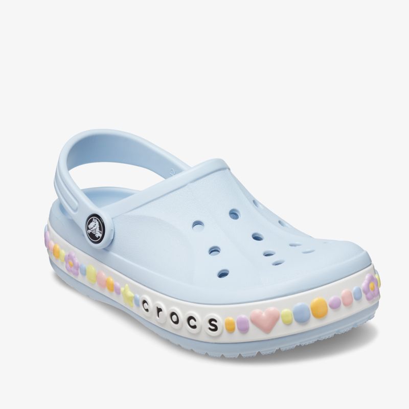 Blaue Schuhe mit bunten Herzen, ideal für Komfort und Freizeitaktivitäten.