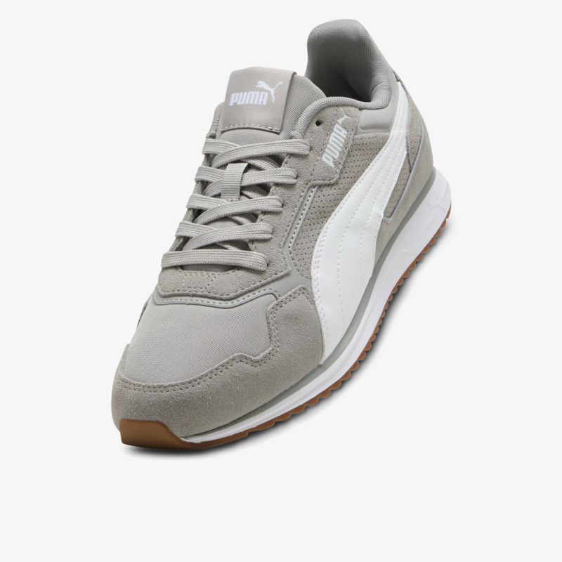Bequemer Sneaker in modernem Design mit atmungsaktivem Material und rutschfester Sohle für optimalen Tragekomfort