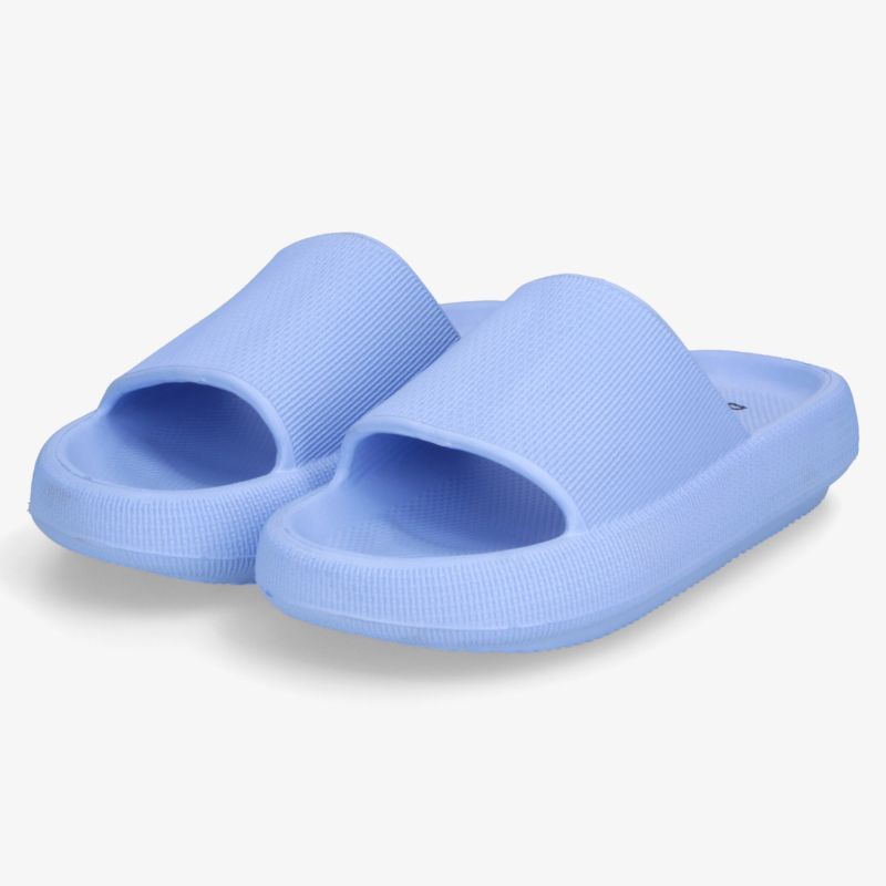 Leichte und bequeme hellblaue Gummipantoletten mit rutschfester Sohle, ideal für den Alltag und Wassereinsätze