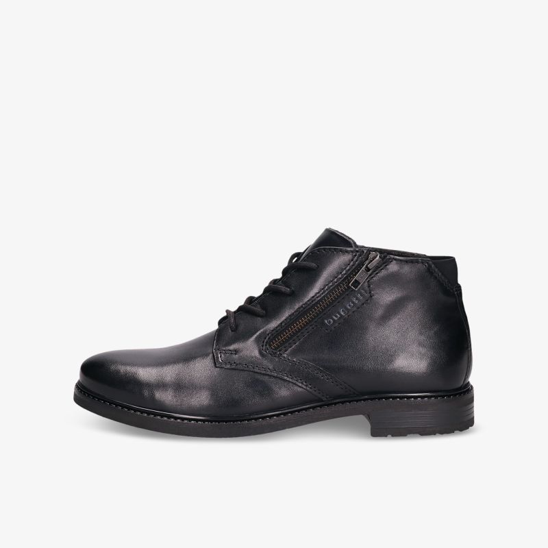 Eleganter schwarzer Lederschuh mit Reißverschluss und robuster Sohle in klarer seitlicher Ansicht