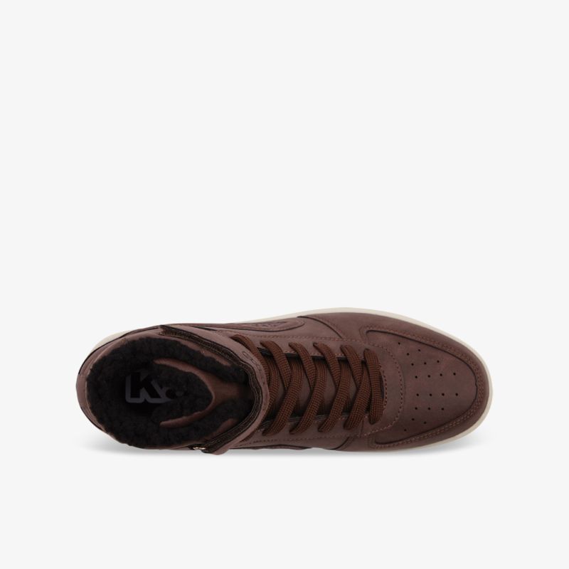 Stilvoller brauner Sneaker in Lederoptik mit Schnürung und bequemer Passform, von oben betrachtet