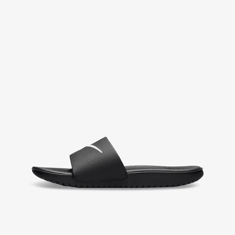 Schwarze Badeschlappen mit offener Zehenpartie, rutschfester Sohle und komfortablem Design für Freizeit und Sommer