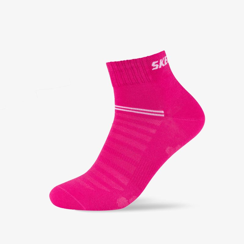 Hochwertige pinke Sportsocke für optimalen Halt und Komfort bei sportlichen Aktivitäten. Nahtlos und bequem.